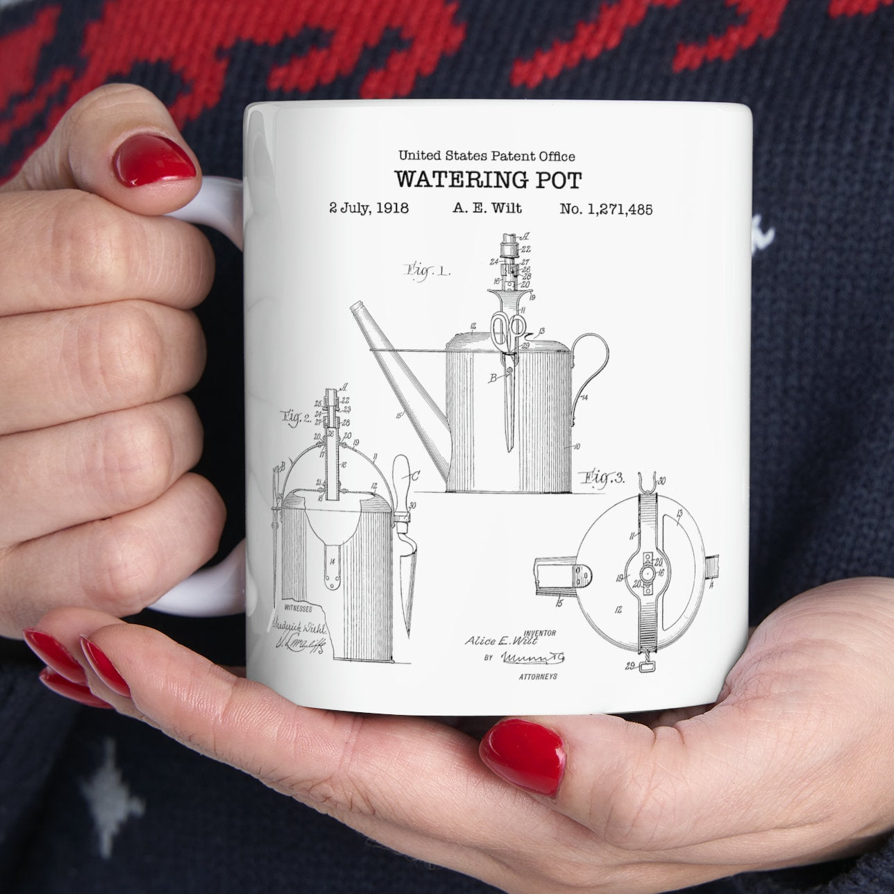 Watering can patent mug from 1918 from the US Patent Office. This 11oz mug makes perfect gift for any gardener or person who likes gardens.