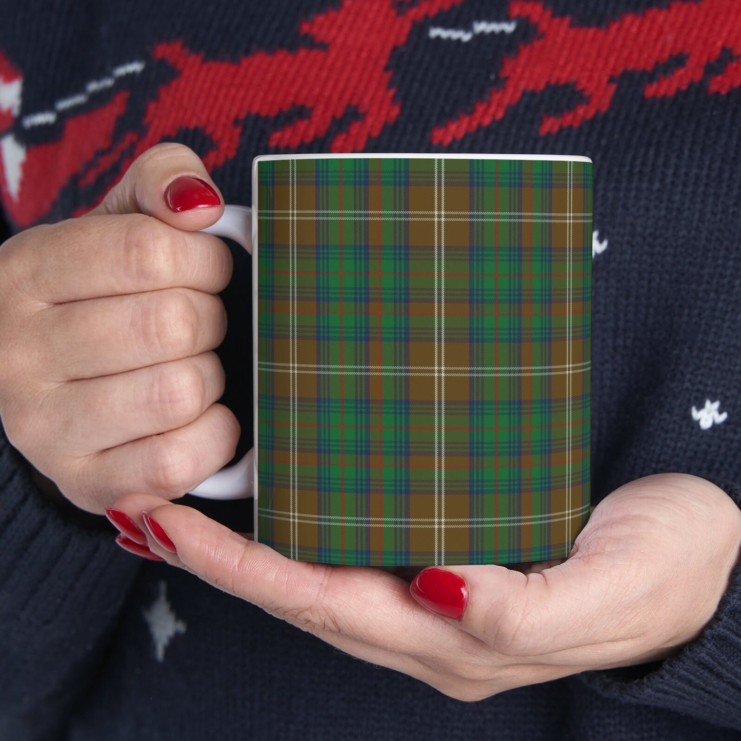Chisholm hunting. The elegant and colourful tartan on this mug is taken from the Scottish Register of Tartans based in Scotland.