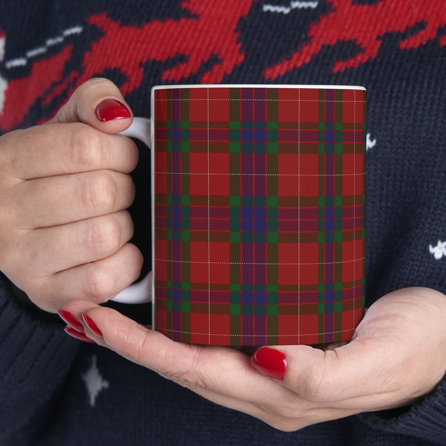 Fraser clan. The elegant and colourful tartan on this mug is taken from the Scottish Register of Tartans based in Scotland.