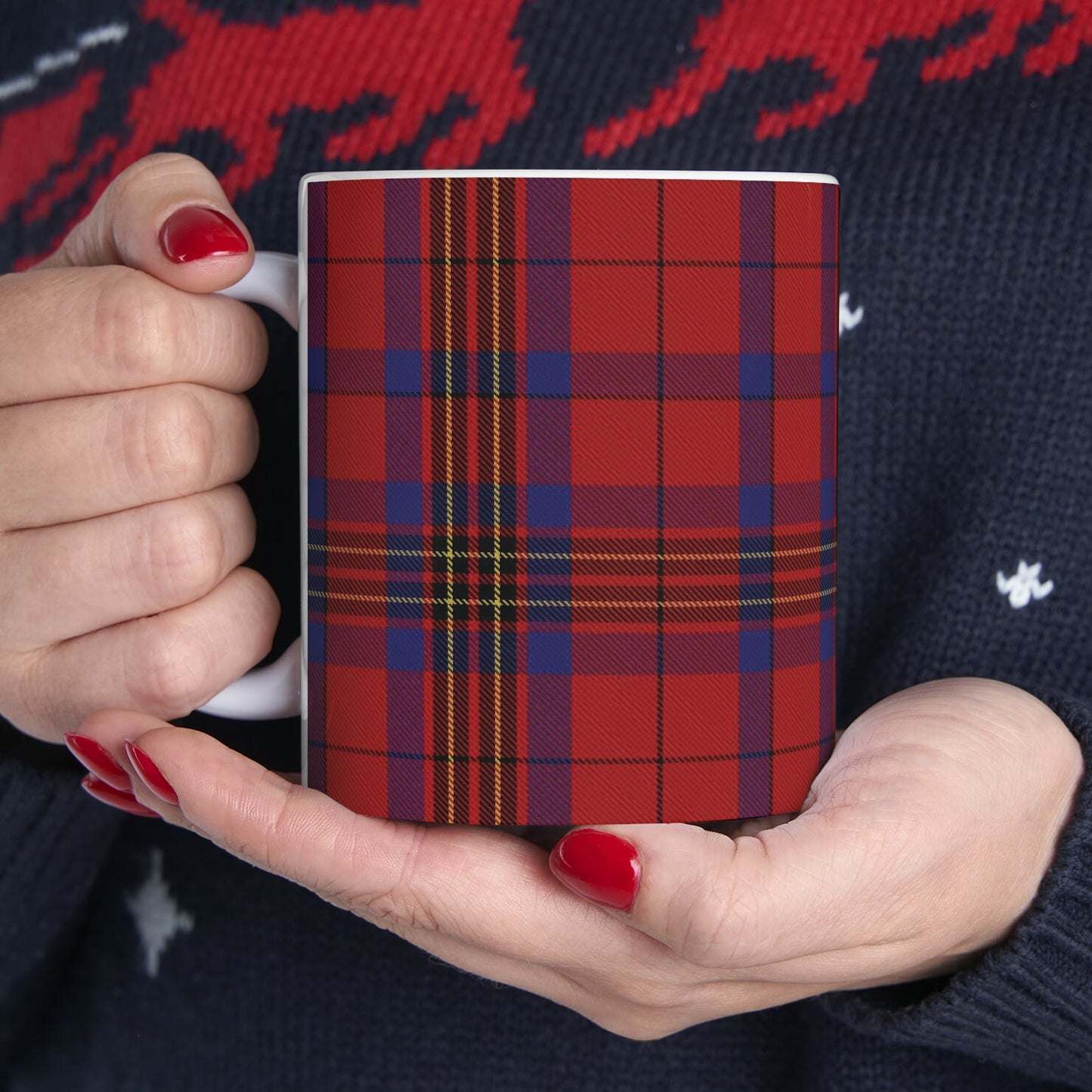 Leslie clan. The elegant and colourful tartan on this mug is taken from the Scottish Register of Tartans based in Scotland.