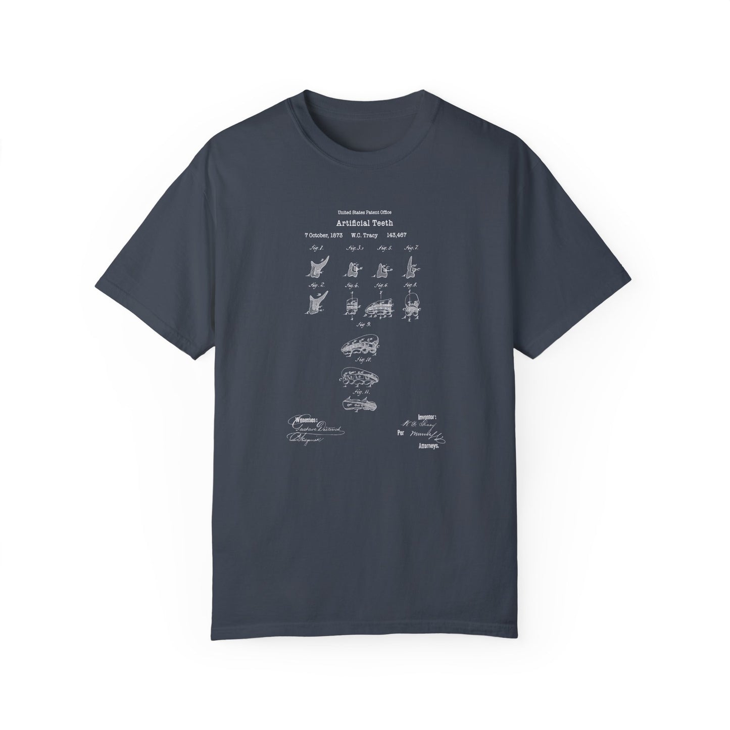 a blue t - shirt with a drawing of animals on it