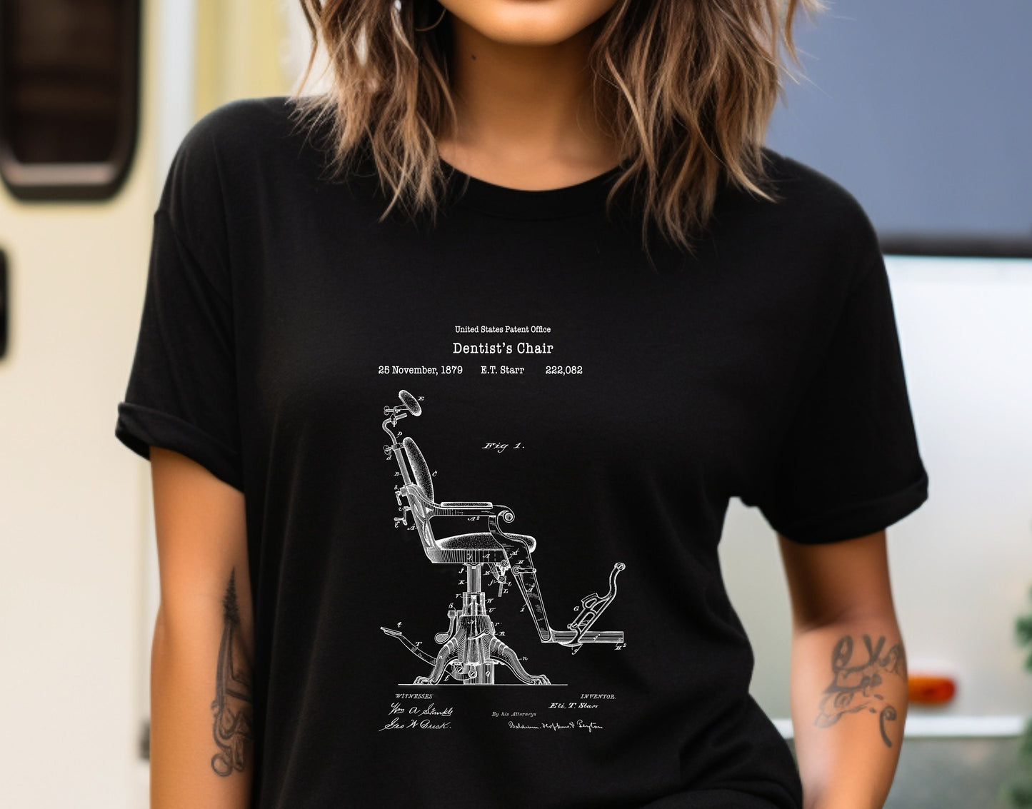 Antique dental chair design from US Patent Office. A quality T shirt perfect for dentists, dentistry, dental students, healthcare,