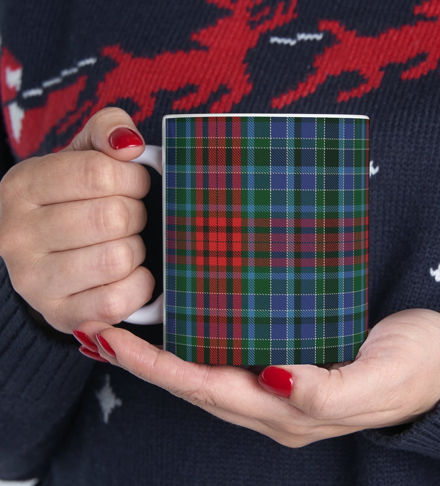 Gordon clan 1. The elegant and colourful tartan on this mug is taken from the Scottish Register of Tartans based in Scotland.