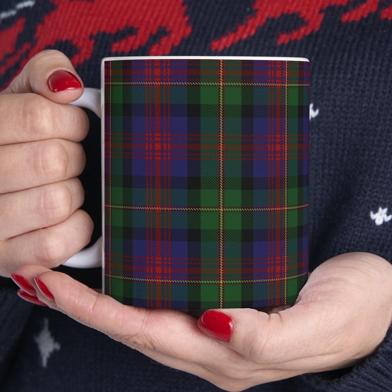 Logan clan. The elegant and colourful tartan on this mug is taken from the Scottish Register of Tartans based in Scotland.