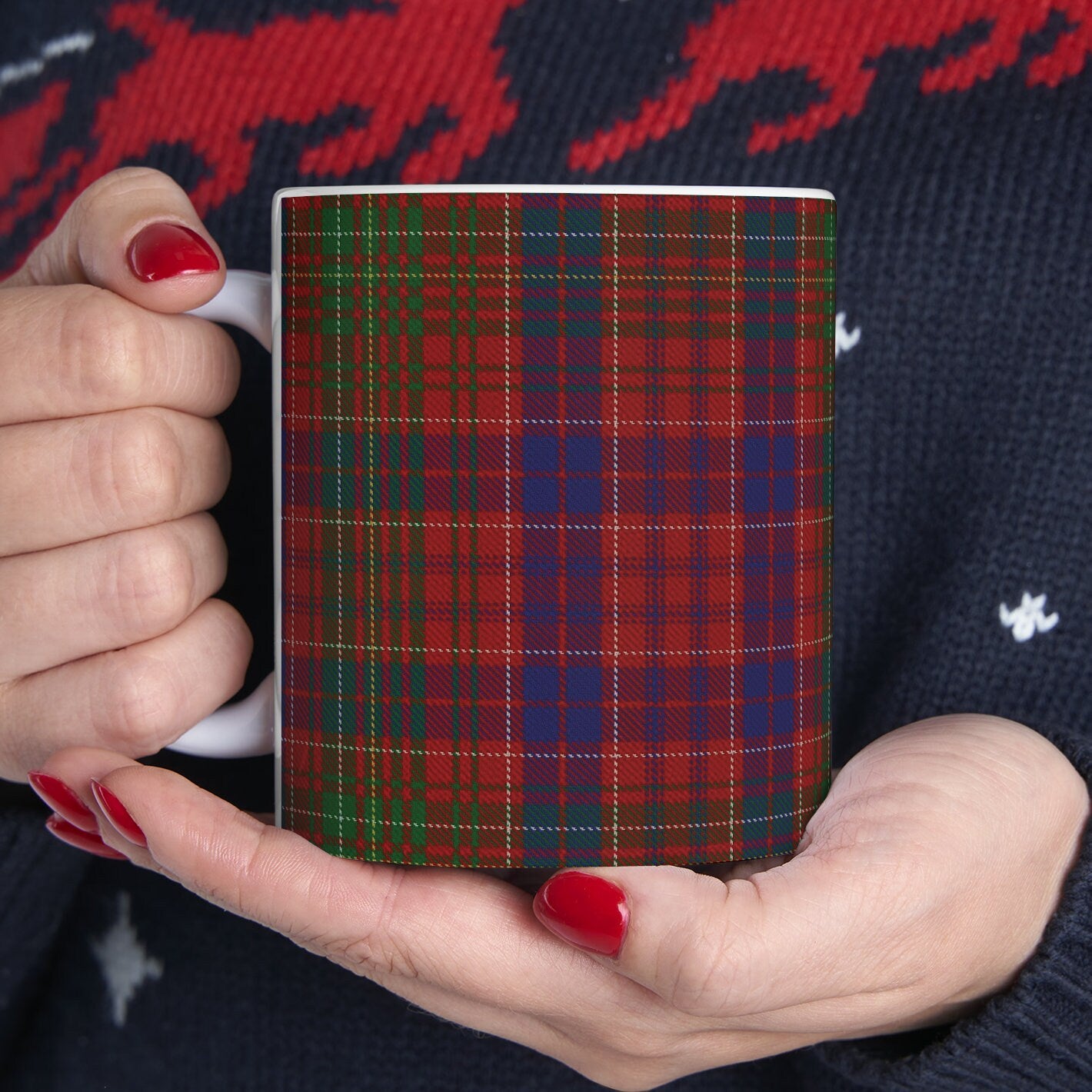 Lumsden clan. The elegant and colourful tartan on this mug is taken from the Scottish Register of Tartans based in Scotland.
