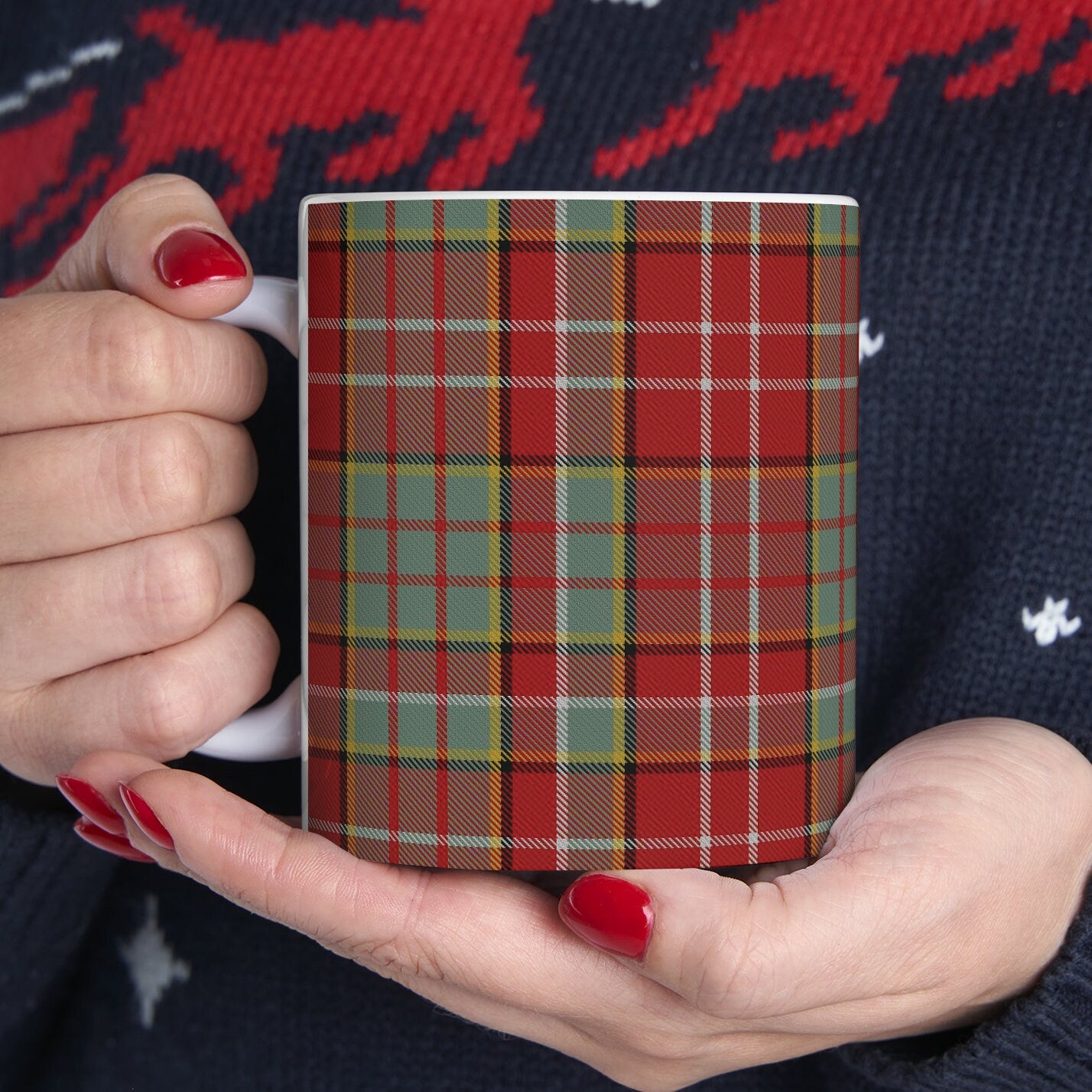 Ogilvie clan 2. The elegant and colourful tartan on this mug is taken from the Scottish Register of Tartans based in Scotland.