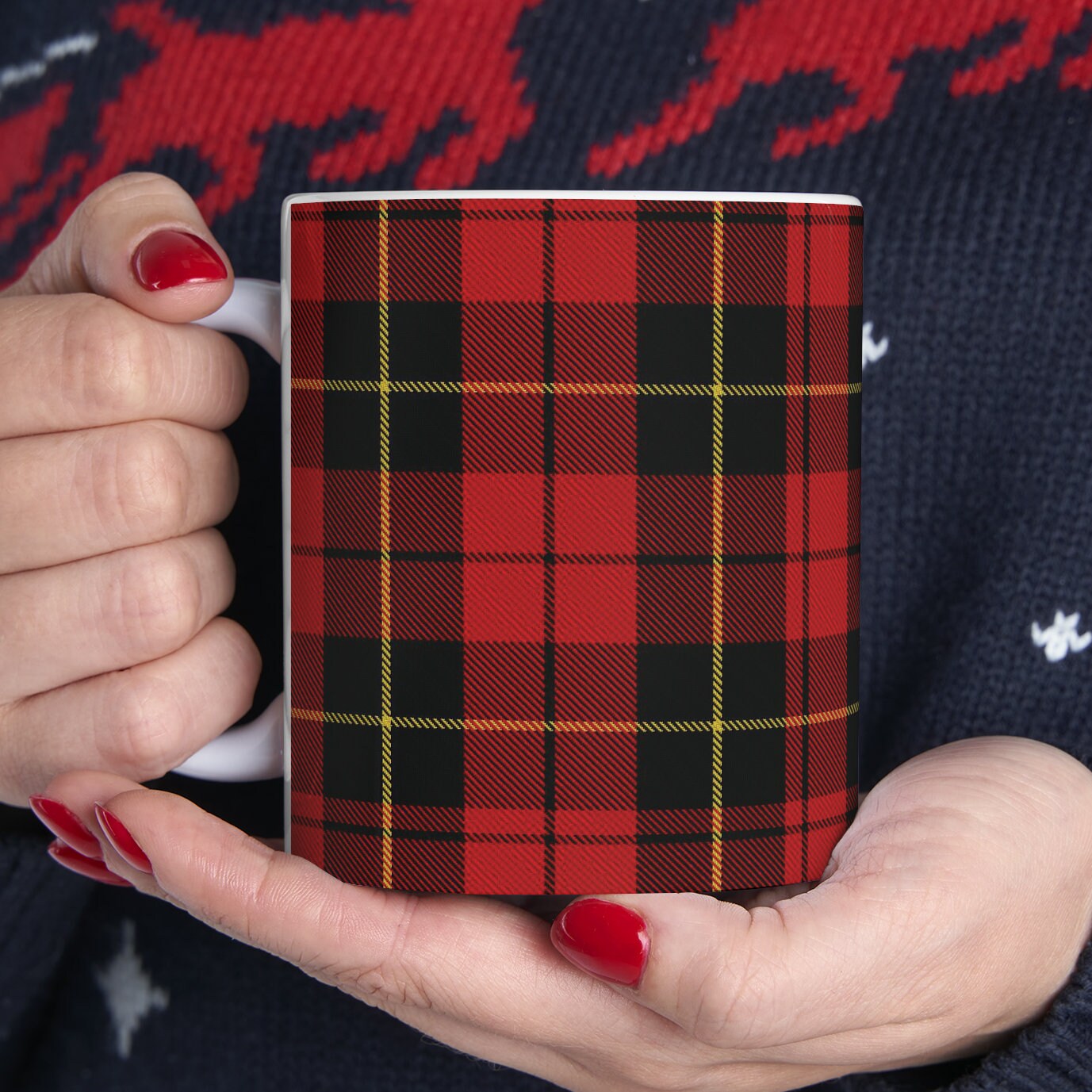 Wallace clan. The elegant and colourful tartan on this mug is taken from the Scottish Register of Tartans based in Scotland.