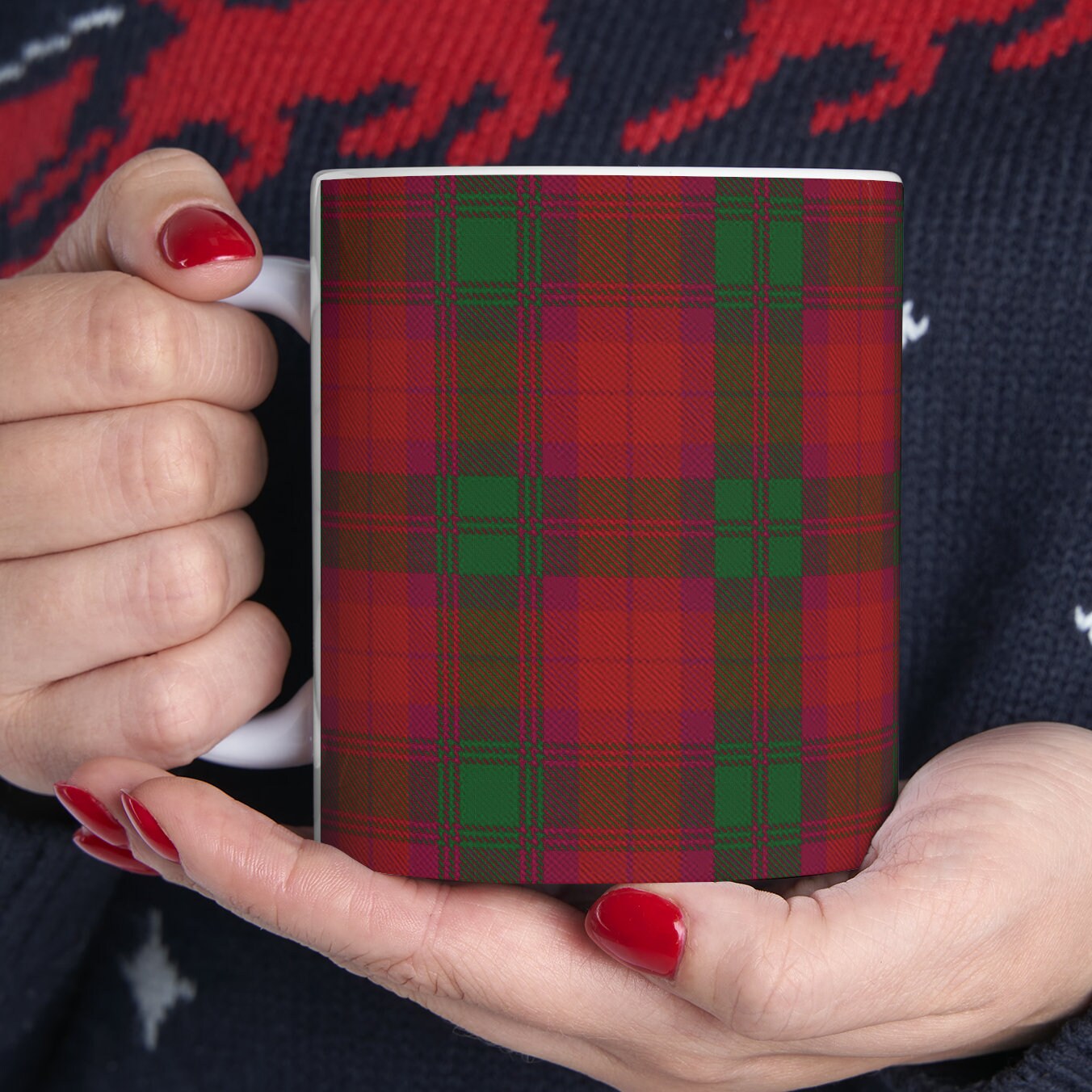 MacNab clan. The elegant and colourful tartan on this mug is taken from the Scottish Register of Tartans based in Scotland.