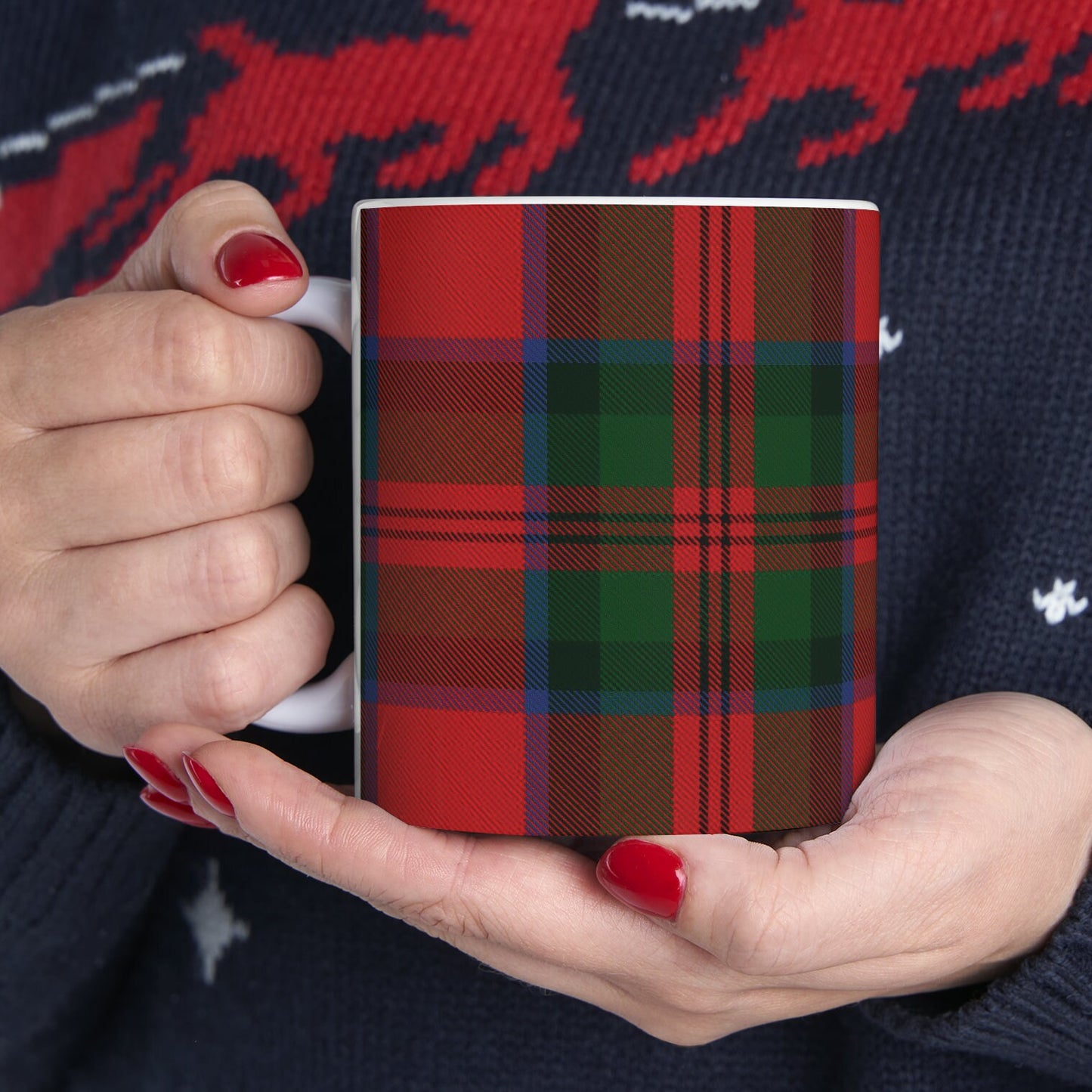 MacDuff clan. The elegant and colourful tartan on this mug is taken from the Scottish Register of Tartans based in Scotland.