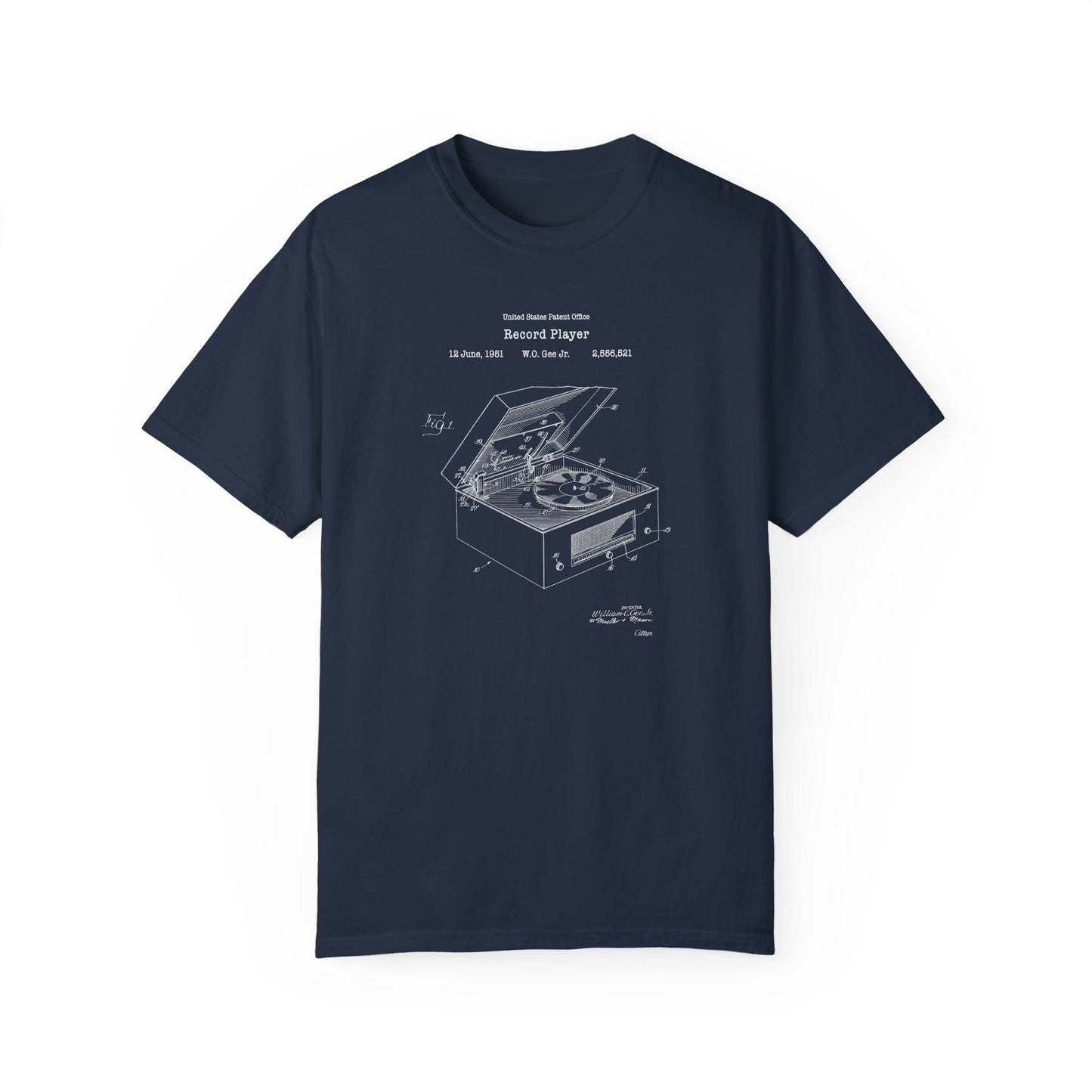 Retro record player design from US Patent Office. A quality T shirt perfect gift for music lovers, hifi audiophiles and baby boomers