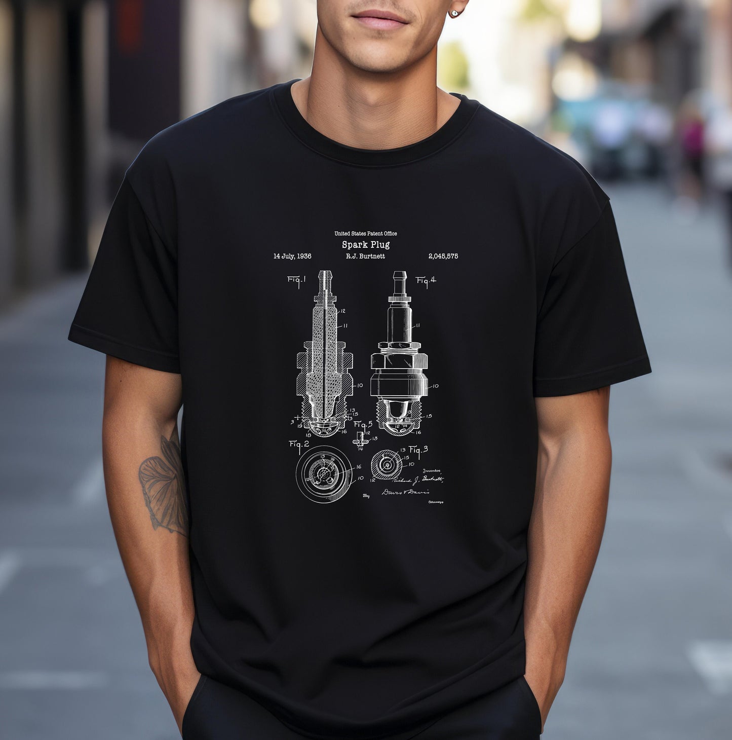 Spark plug design from US Patent Office. A quality T shirt perfect gift for a mechanic, engineer, motorist or petrolhead,driver