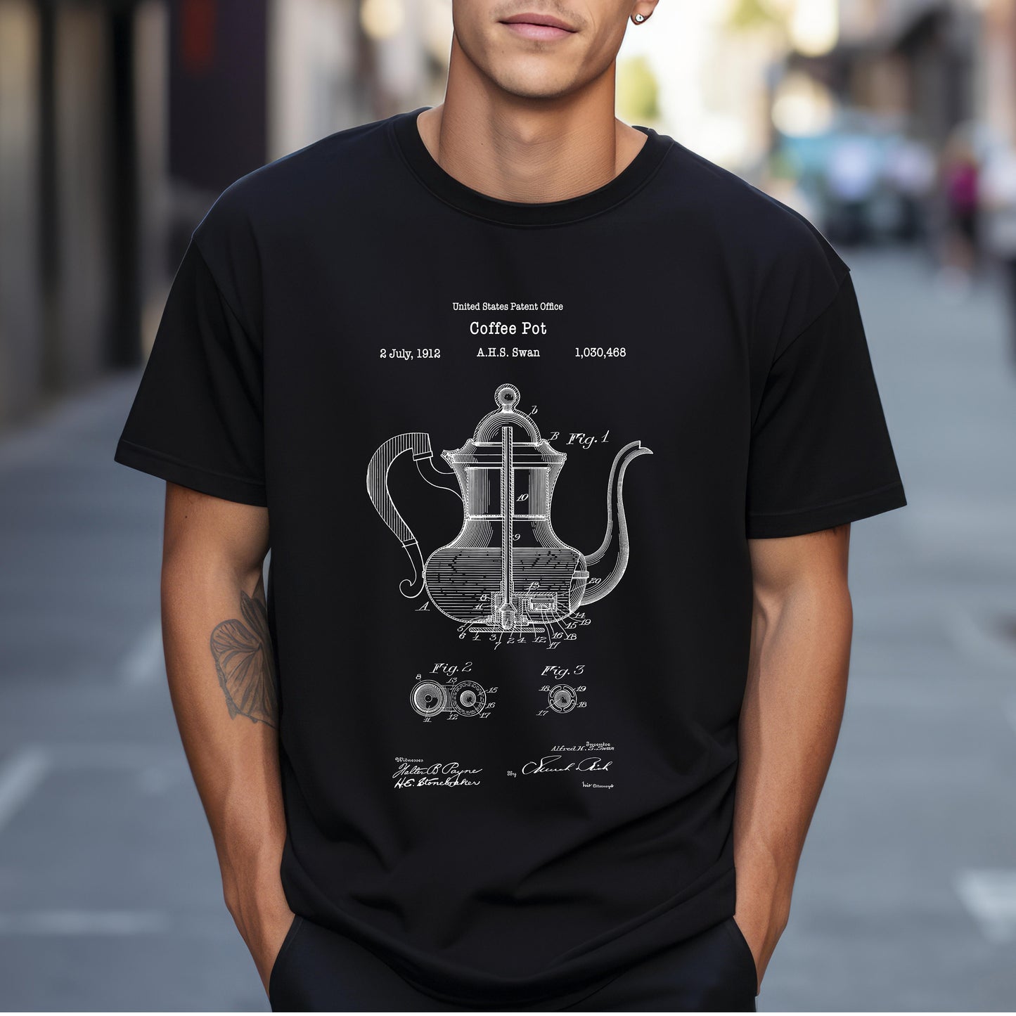 Vintage coffee pot design from US Patent Office. A quality T shirt perfect for coffee and caffeine lovers