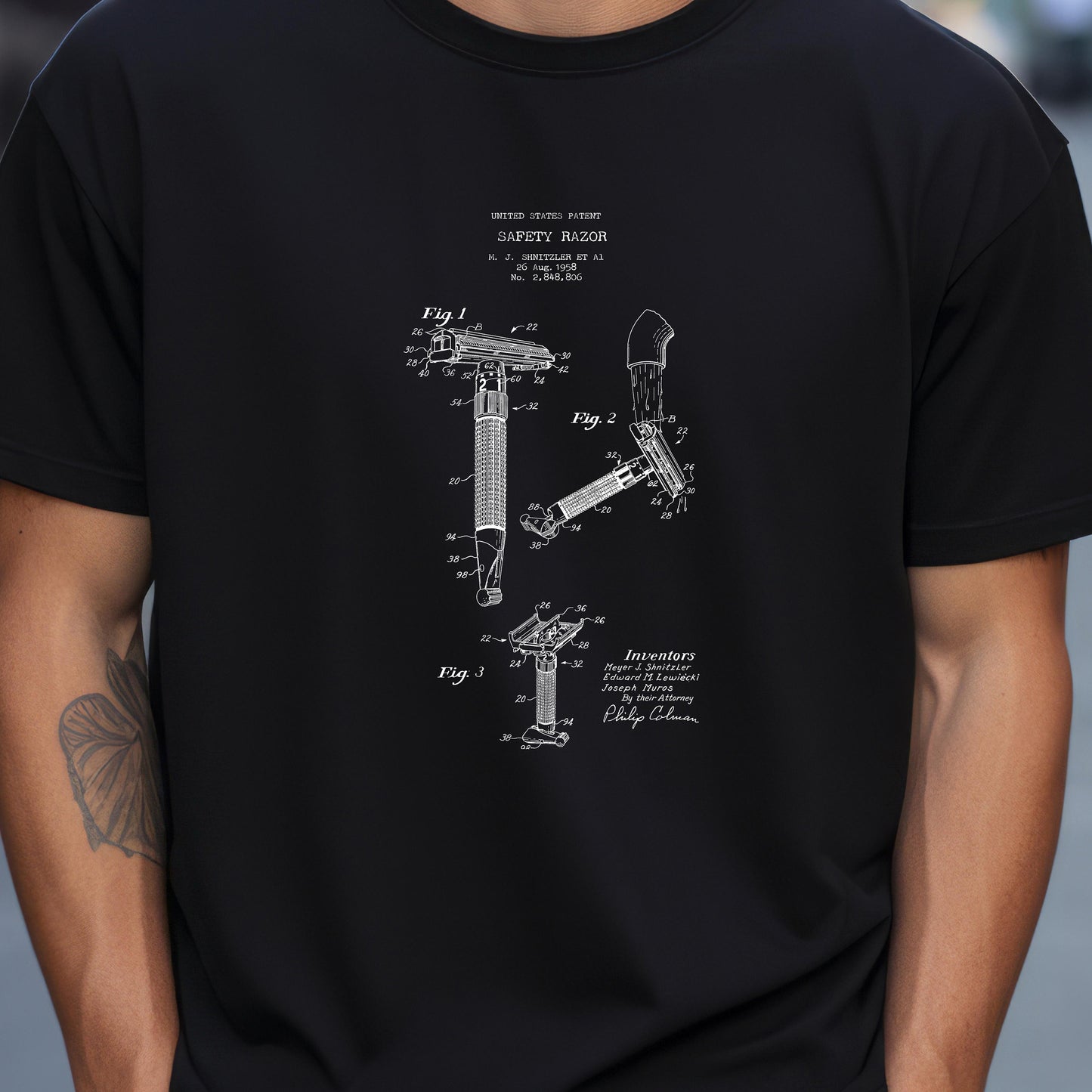 T shirt with US patent design for a Gillette safety razor from 1958. Quality T shirt as gift for men, male grooming, dads, shaving