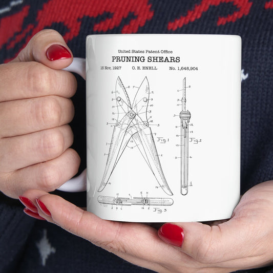 Pruning shears patent from 1927 from the US Patent Office. An 11oz mug perfect as gift for any gardener or garden enthusiast.