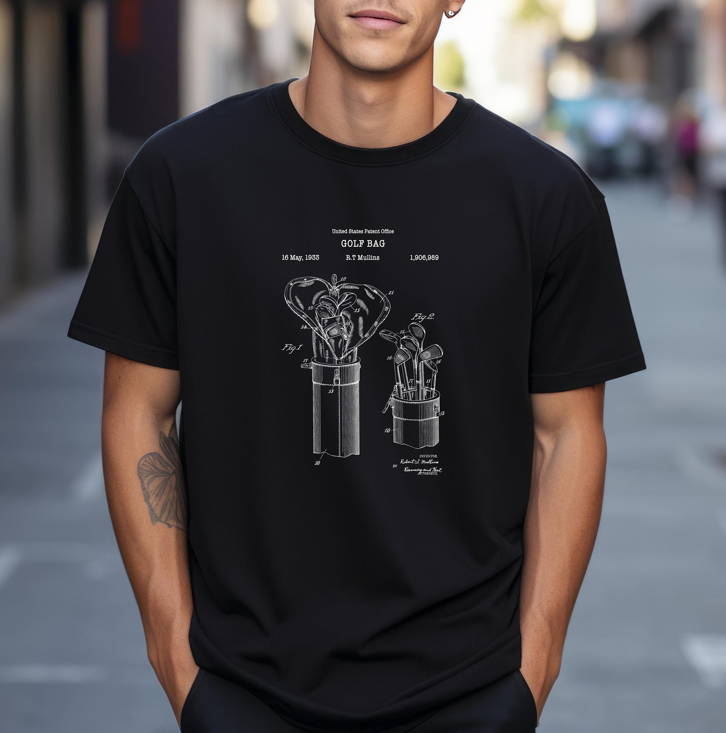 Antique golf bag design from 1933 from the US Patent Office. A quality T shirt as gift for any golfer or sport history buff